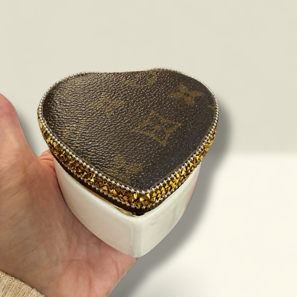 Louis Vuitton Accessories - Louis Vuitton repurposed upcycled Heart-Shaped ceramic Jewelry Box